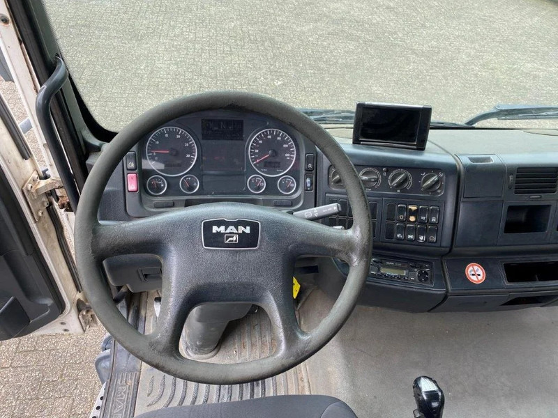 MAN TGA26.320 / SLIDING PLATEAU / WINCH / LIFT AXLE / MACHINE CARRIER / MANUAL / EURO-4 / 2007 lízing MAN TGA26.320 / SLIDING PLATEAU / WINCH / LIFT AXLE / MACHINE CARRIER / MANUAL / EURO-4 / 2007: 20 kép.