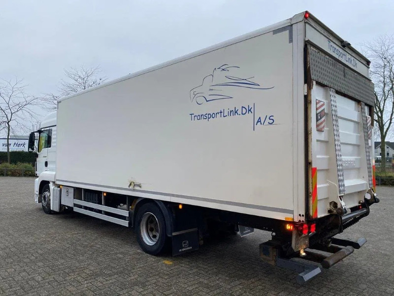 MAN TGS18.360 / HEATED BOX / FULL-AIR / PLATFORM / ONLY:392217 KM / MANUAL / EURO-4 / 2008 - Dobozos felépítményű teherautó: 3 kép. MAN TGS18.360 / HEATED BOX / FULL-AIR / PLATFORM / ONLY:392217 KM / MANUAL / EURO-4 / 2008 - Dobozos felépítményű teherautó: 3 kép.