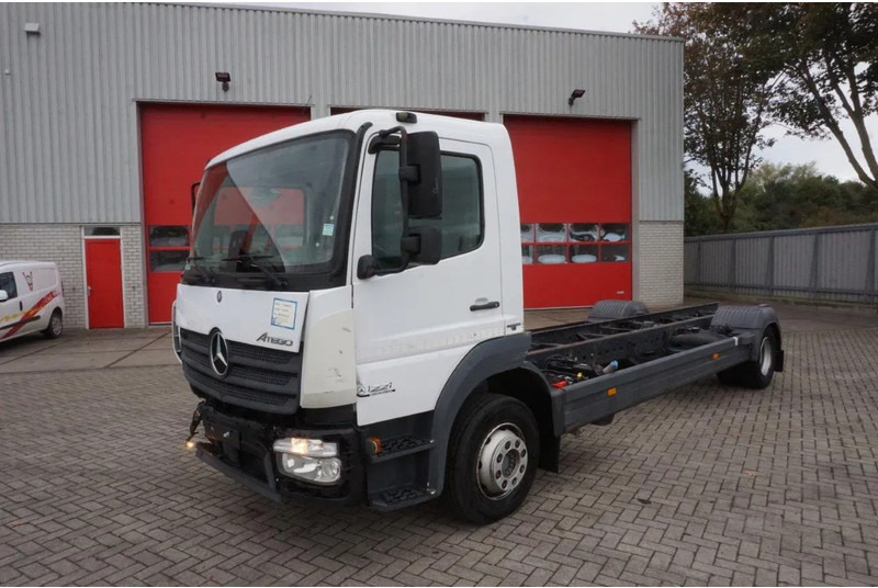 Mercedes-Benz ATEGO 1221 / ENGINE RUNNING / ONLY:253095 KM / AUTOMATIC / EURO-6 / 2017 - Alvaz teherautó: 1 kép. Mercedes-Benz ATEGO 1221 / ENGINE RUNNING / ONLY:253095 KM / AUTOMATIC / EURO-6 / 2017 - Alvaz teherautó: 1 kép.