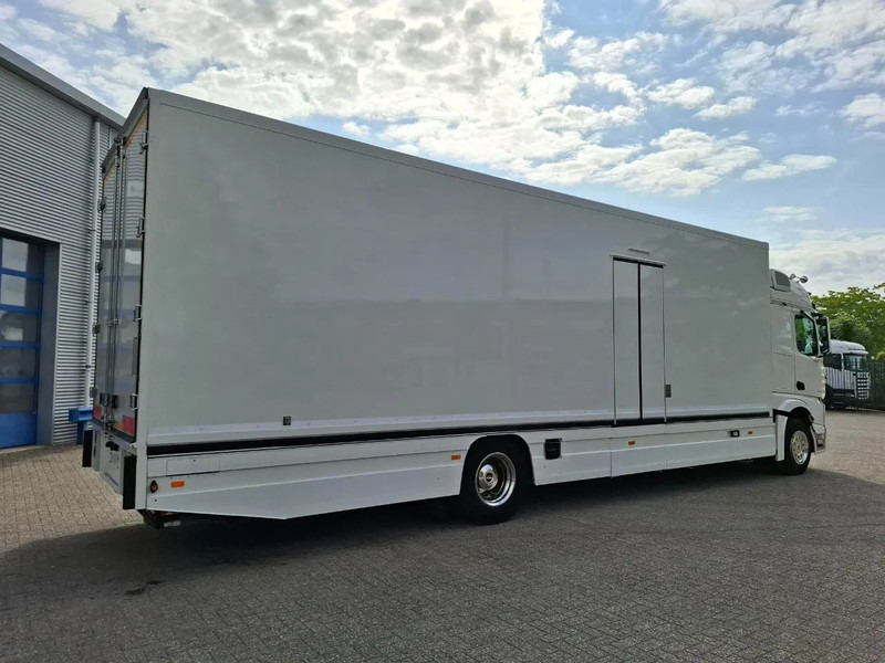 Mercedes-Benz Actros 1843 / GERMAN FLOWER TRUCK / 162021 KM / ISOLATED BOX / COOL & HEATED / NAVI / PLATFORM 1500 KG / TOP CONDITION / FULL-AI - Büféautó: 5 kép. Mercedes-Benz Actros 1843 / GERMAN FLOWER TRUCK / 162021 KM / ISOLATED BOX / COOL & HEATED / NAVI / PLATFORM 1500 KG / TOP CONDITION / FULL-AI - Büféautó: 5 kép.