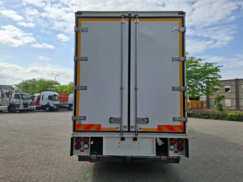 Mercedes-Benz Actros 1843 / GERMAN FLOWER TRUCK / 162021 KM / ISOLATED BOX / COOL & HEATED / NAVI / PLATFORM 1500 KG / TOP CONDITION / FULL-AI - Büféautó: 4 kép. Mercedes-Benz Actros 1843 / GERMAN FLOWER TRUCK / 162021 KM / ISOLATED BOX / COOL & HEATED / NAVI / PLATFORM 1500 KG / TOP CONDITION / FULL-AI - Büféautó: 4 kép.