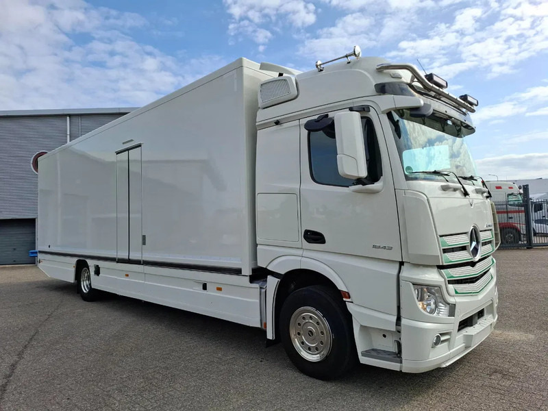 Mercedes-Benz Actros 1843 / GERMAN FLOWER TRUCK / 162021 KM / ISOLATED BOX / COOL & HEATED / NAVI / PLATFORM 1500 KG / TOP CONDITION / FULL-AI - Büféautó: 2 kép. Mercedes-Benz Actros 1843 / GERMAN FLOWER TRUCK / 162021 KM / ISOLATED BOX / COOL & HEATED / NAVI / PLATFORM 1500 KG / TOP CONDITION / FULL-AI - Büféautó: 2 kép.