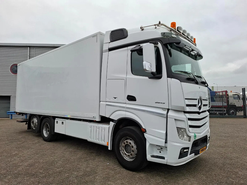 Mercedes-Benz Actros 2843 / NL TRUCK / TUV:08-01-2026 / LIFT+LENKACHSE / SMART TACHO / NAVI / PLATFORM 1500 KG / 2XBED / EURO-6 / 2015 - Dobozos felépítményű teherautó: 2 kép. Mercedes-Benz Actros 2843 / NL TRUCK / TUV:08-01-2026 / LIFT+LENKACHSE / SMART TACHO / NAVI / PLATFORM 1500 KG / 2XBED / EURO-6 / 2015 - Dobozos felépítményű teherautó: 2 kép.