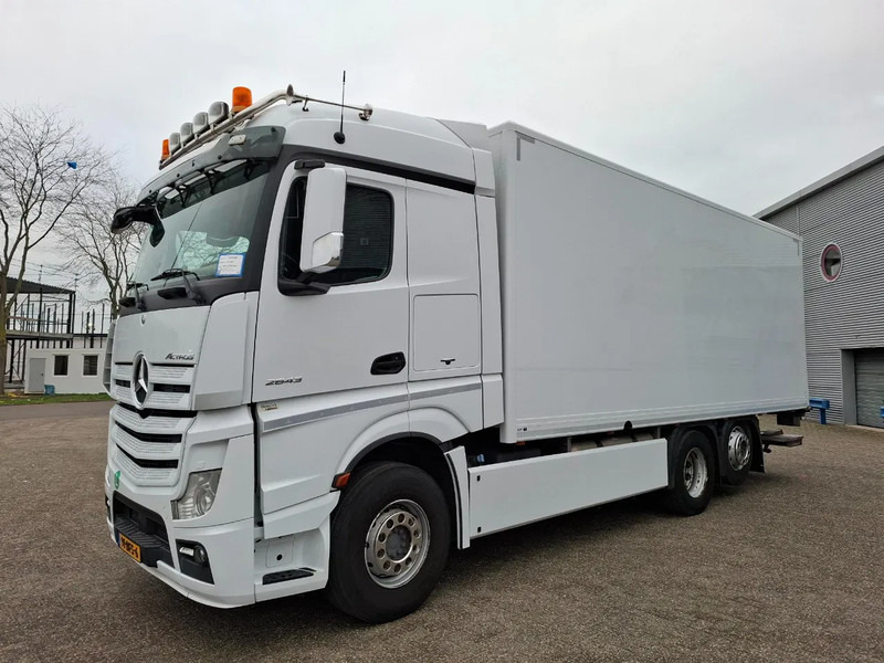 Mercedes-Benz Actros 2843 / NL TRUCK / TUV:08-01-2026 / LIFT+LENKACHSE / SMART TACHO / NAVI / PLATFORM 1500 KG / 2XBED / EURO-6 / 2015 - Dobozos felépítményű teherautó: 1 kép. Mercedes-Benz Actros 2843 / NL TRUCK / TUV:08-01-2026 / LIFT+LENKACHSE / SMART TACHO / NAVI / PLATFORM 1500 KG / 2XBED / EURO-6 / 2015 - Dobozos felépítményű teherautó: 1 kép.