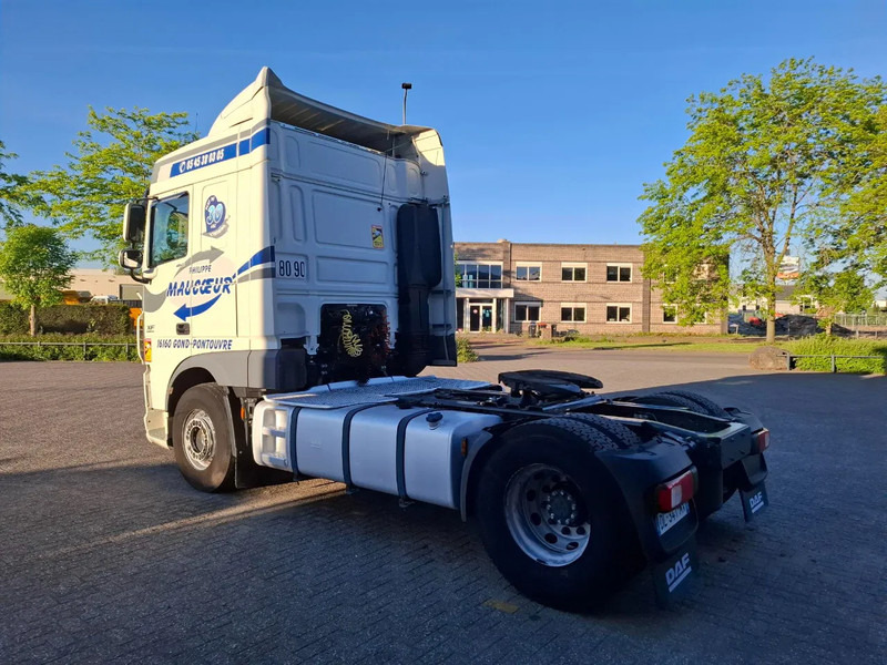 DAF XF106-460 / INTARDER / DEB / MANUAL / AIRCO / CLEAN TRUCK / EURO-6 / 2014 - Nyergesvontató: 3 kép. DAF XF106-460 / INTARDER / DEB / MANUAL / AIRCO / CLEAN TRUCK / EURO-6 / 2014 - Nyergesvontató: 3 kép.