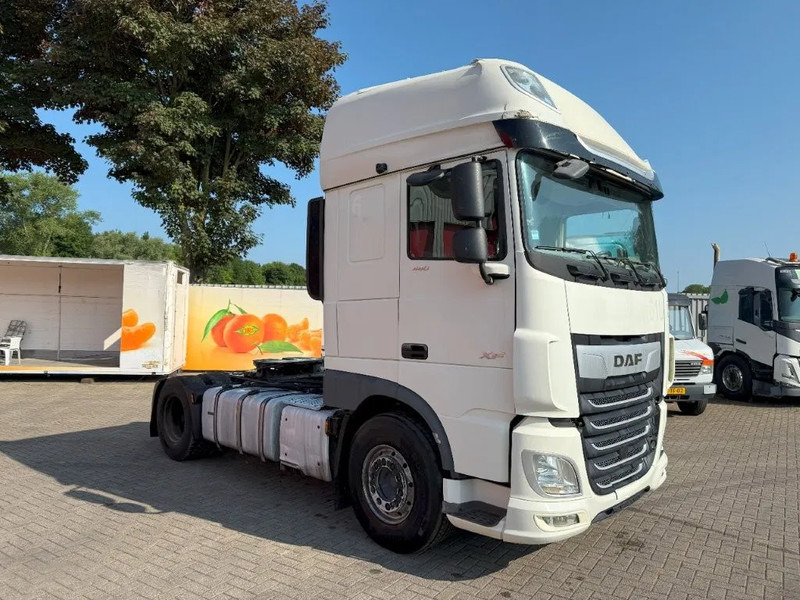 DAF XF106-480 / ENGINE RUNNING / INTARDER / HYDRAULICS / ONLY:280248 KM / PARKCOOL / LWDS / AUTOMATIC / EURO-6 / 2022 - Nyergesvontató: 2 kép. DAF XF106-480 / ENGINE RUNNING / INTARDER / HYDRAULICS / ONLY:280248 KM / PARKCOOL / LWDS / AUTOMATIC / EURO-6 / 2022 - Nyergesvontató: 2 kép.