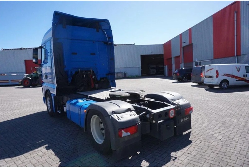 MAN TGX 18.400 / AUTOMATIC / DOUBLE TANK / ENGINE PROBLEMS / EURO-6 / 2016 - Nyergesvontató: 3 kép. MAN TGX 18.400 / AUTOMATIC / DOUBLE TANK / ENGINE PROBLEMS / EURO-6 / 2016 - Nyergesvontató: 3 kép.