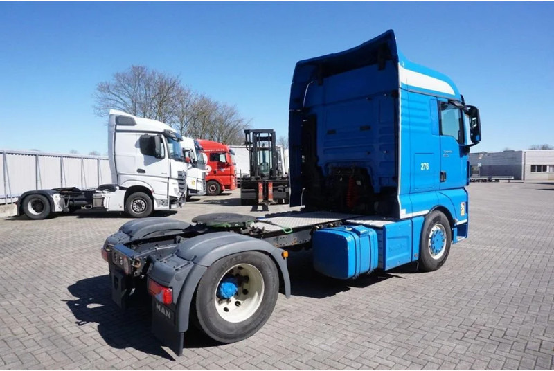 MAN TGX 18.400 / AUTOMATIC / DOUBLE TANK / ENGINE PROBLEMS / EURO-6 / 2016 - Nyergesvontató: 4 kép. MAN TGX 18.400 / AUTOMATIC / DOUBLE TANK / ENGINE PROBLEMS / EURO-6 / 2016 - Nyergesvontató: 4 kép.