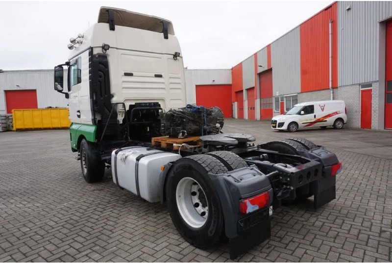 MAN TGX18.460 / AUTOMATIC / RETARDER / NO ENGINE / EURO-6 / 2019 - Nyergesvontató: 3 kép. MAN TGX18.460 / AUTOMATIC / RETARDER / NO ENGINE / EURO-6 / 2019 - Nyergesvontató: 3 kép.