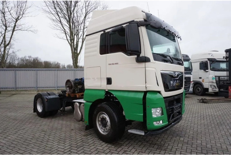 MAN TGX18.460 / AUTOMATIC / RETARDER / NO ENGINE / EURO-6 / 2019 - Nyergesvontató: 2 kép. MAN TGX18.460 / AUTOMATIC / RETARDER / NO ENGINE / EURO-6 / 2019 - Nyergesvontató: 2 kép.