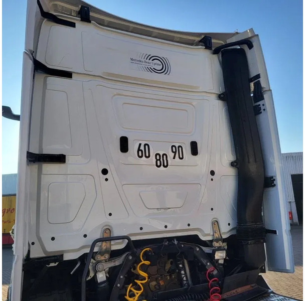 Mercedes-Benz ACTROS 1863 / ENGINE RUNNING / RETARDER / PARK-COOL /HYDRAULICS / ONLY: 268593KM / GIGA-SPACE / MIRRORCAM / AUTOMATIC / EURO-6 / lízing Mercedes-Benz ACTROS 1863 / ENGINE RUNNING / RETARDER / PARK-COOL /HYDRAULICS / ONLY: 268593KM / GIGA-SPACE / MIRRORCAM / AUTOMATIC / EURO-6 /: 7 kép. Mercedes-Benz ACTROS 1863 / ENGINE RUNNING / RETARDER / PARK-COOL /HYDRAULICS / ONLY: 268593KM / GIGA-SPACE / MIRRORCAM / AUTOMATIC / EURO-6 / lízing Mercedes-Benz ACTROS 1863 / ENGINE RUNNING / RETARDER / PARK-COOL /HYDRAULICS / ONLY: 268593KM / GIGA-SPACE / MIRRORCAM / AUTOMATIC / EURO-6 /: 7 kép.