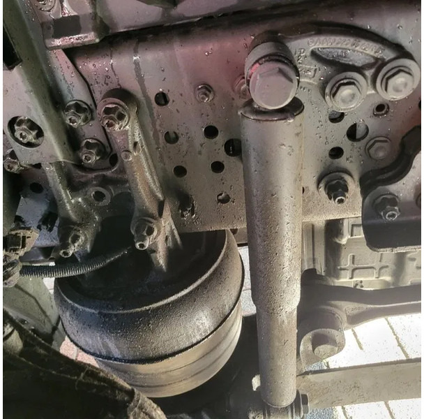 Mercedes-Benz ACTROS 1863 / ENGINE RUNNING / RETARDER / PARK-COOL /HYDRAULICS / ONLY: 268593KM / GIGA-SPACE / MIRRORCAM / AUTOMATIC / EURO-6 / lízing Mercedes-Benz ACTROS 1863 / ENGINE RUNNING / RETARDER / PARK-COOL /HYDRAULICS / ONLY: 268593KM / GIGA-SPACE / MIRRORCAM / AUTOMATIC / EURO-6 /: 19 kép. Mercedes-Benz ACTROS 1863 / ENGINE RUNNING / RETARDER / PARK-COOL /HYDRAULICS / ONLY: 268593KM / GIGA-SPACE / MIRRORCAM / AUTOMATIC / EURO-6 / lízing Mercedes-Benz ACTROS 1863 / ENGINE RUNNING / RETARDER / PARK-COOL /HYDRAULICS / ONLY: 268593KM / GIGA-SPACE / MIRRORCAM / AUTOMATIC / EURO-6 /: 19 kép.