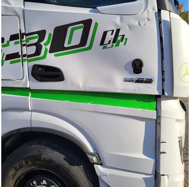 Mercedes-Benz ACTROS 1863 / ENGINE RUNNING / RETARDER / PARK-COOL /HYDRAULICS / ONLY: 268593KM / GIGA-SPACE / MIRRORCAM / AUTOMATIC / EURO-6 / lízing Mercedes-Benz ACTROS 1863 / ENGINE RUNNING / RETARDER / PARK-COOL /HYDRAULICS / ONLY: 268593KM / GIGA-SPACE / MIRRORCAM / AUTOMATIC / EURO-6 /: 8 kép. Mercedes-Benz ACTROS 1863 / ENGINE RUNNING / RETARDER / PARK-COOL /HYDRAULICS / ONLY: 268593KM / GIGA-SPACE / MIRRORCAM / AUTOMATIC / EURO-6 / lízing Mercedes-Benz ACTROS 1863 / ENGINE RUNNING / RETARDER / PARK-COOL /HYDRAULICS / ONLY: 268593KM / GIGA-SPACE / MIRRORCAM / AUTOMATIC / EURO-6 /: 8 kép.