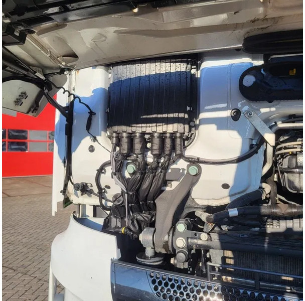 Mercedes-Benz ACTROS 1863 / ENGINE RUNNING / RETARDER / PARK-COOL /HYDRAULICS / ONLY: 268593KM / GIGA-SPACE / MIRRORCAM / AUTOMATIC / EURO-6 / lízing Mercedes-Benz ACTROS 1863 / ENGINE RUNNING / RETARDER / PARK-COOL /HYDRAULICS / ONLY: 268593KM / GIGA-SPACE / MIRRORCAM / AUTOMATIC / EURO-6 /: 13 kép. Mercedes-Benz ACTROS 1863 / ENGINE RUNNING / RETARDER / PARK-COOL /HYDRAULICS / ONLY: 268593KM / GIGA-SPACE / MIRRORCAM / AUTOMATIC / EURO-6 / lízing Mercedes-Benz ACTROS 1863 / ENGINE RUNNING / RETARDER / PARK-COOL /HYDRAULICS / ONLY: 268593KM / GIGA-SPACE / MIRRORCAM / AUTOMATIC / EURO-6 /: 13 kép.