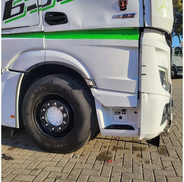 Mercedes-Benz ACTROS 1863 / ENGINE RUNNING / RETARDER / PARK-COOL /HYDRAULICS / ONLY: 268593KM / GIGA-SPACE / MIRRORCAM / AUTOMATIC / EURO-6 / lízing Mercedes-Benz ACTROS 1863 / ENGINE RUNNING / RETARDER / PARK-COOL /HYDRAULICS / ONLY: 268593KM / GIGA-SPACE / MIRRORCAM / AUTOMATIC / EURO-6 /: 16 kép. Mercedes-Benz ACTROS 1863 / ENGINE RUNNING / RETARDER / PARK-COOL /HYDRAULICS / ONLY: 268593KM / GIGA-SPACE / MIRRORCAM / AUTOMATIC / EURO-6 / lízing Mercedes-Benz ACTROS 1863 / ENGINE RUNNING / RETARDER / PARK-COOL /HYDRAULICS / ONLY: 268593KM / GIGA-SPACE / MIRRORCAM / AUTOMATIC / EURO-6 /: 16 kép.