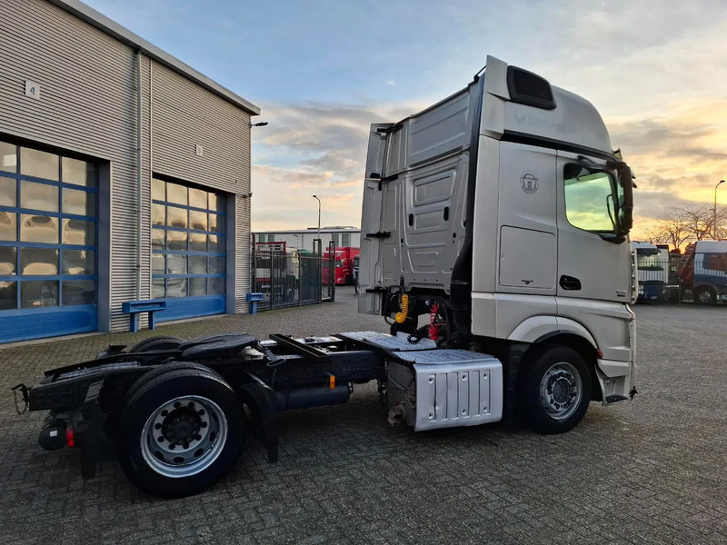 Mercedes-Benz Actros 1842 / NL TRUCK / MEGA / TUV:12-02-2026 / GIGASPACE / ONLY:526303 KM / SMART TACHO / AUTOMATIC / EURO-6 / 2012 - Nyergesvontató: 5 kép. Mercedes-Benz Actros 1842 / NL TRUCK / MEGA / TUV:12-02-2026 / GIGASPACE / ONLY:526303 KM / SMART TACHO / AUTOMATIC / EURO-6 / 2012 - Nyergesvontató: 5 kép.