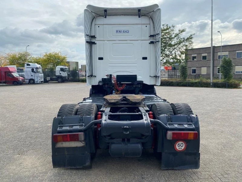 Scania 164-480 / RETARDER / TOPLINE / AUTOMATIC / EURO-3 / 2000 - Nyergesvontató: 4 kép. Scania 164-480 / RETARDER / TOPLINE / AUTOMATIC / EURO-3 / 2000 - Nyergesvontató: 4 kép.