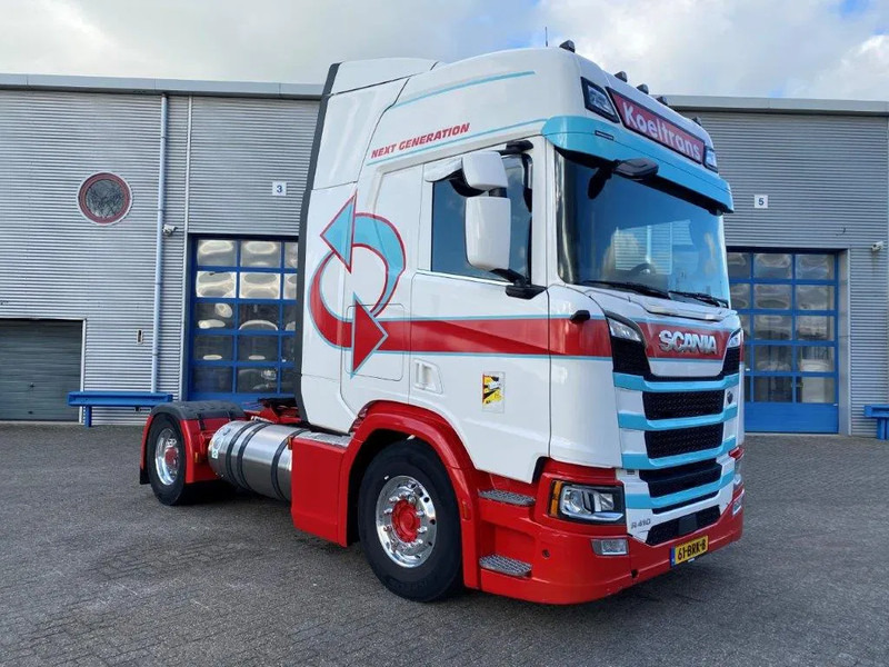 Scania NGS R410 / RETARDER / PARKCOOL / NL TRUCK / LNG / LEATHER / ALCOA / TUV:15-04-2025 / AUTOMATIC / EURO-6 / 2021 / 2X ON STOCK - Nyergesvontató: 2 kép. Scania NGS R410 / RETARDER / PARKCOOL / NL TRUCK / LNG / LEATHER / ALCOA / TUV:15-04-2025 / AUTOMATIC / EURO-6 / 2021 / 2X ON STOCK - Nyergesvontató: 2 kép.