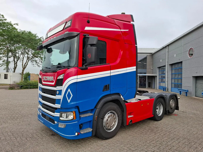 Scania NGS R500 / 6X2 / FULL-AIR / NAVI / LWDS / 768193 KM / AUTOMATIC / EURO-6 / 2018 - Nyergesvontató: 1 kép. Scania NGS R500 / 6X2 / FULL-AIR / NAVI / LWDS / 768193 KM / AUTOMATIC / EURO-6 / 2018 - Nyergesvontató: 1 kép.