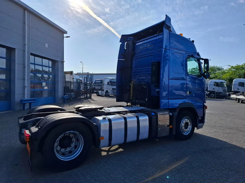 Volvo FH13-400 / HYDRAULICS / NL TRUCK / GLOBETROTTER / FRIGDE / AIRCO / AUTOMATIC / EURO-5 / 2006 - Nyergesvontató: 5 kép. Volvo FH13-400 / HYDRAULICS / NL TRUCK / GLOBETROTTER / FRIGDE / AIRCO / AUTOMATIC / EURO-5 / 2006 - Nyergesvontató: 5 kép.