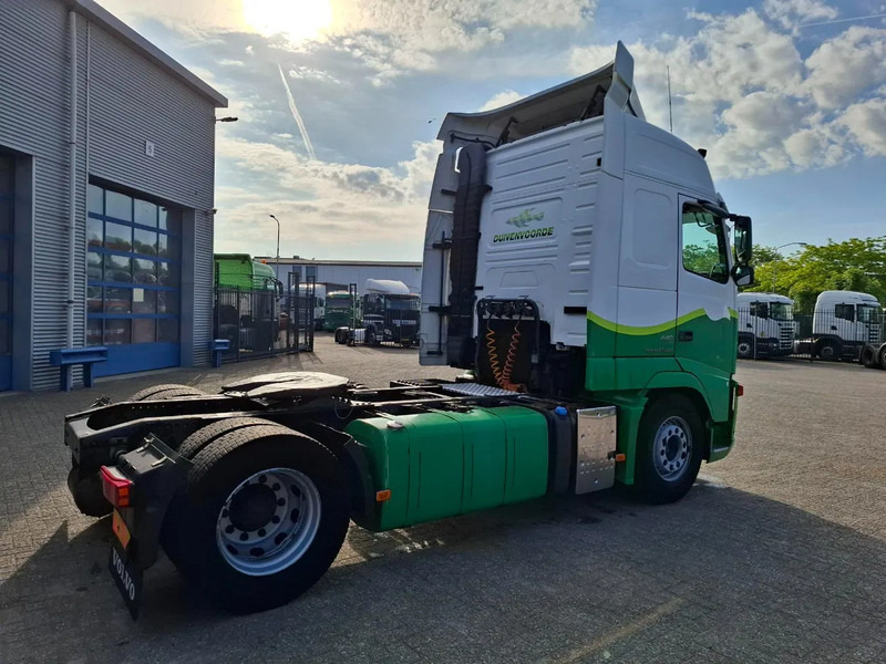 Volvo FH13-440 / NL TRUCK / AIRCO / WEBASTO PARKHEAT / AUTOMATIC / EURO-5 / 2007 - Nyergesvontató: 5 kép. Volvo FH13-440 / NL TRUCK / AIRCO / WEBASTO PARKHEAT / AUTOMATIC / EURO-5 / 2007 - Nyergesvontató: 5 kép.
