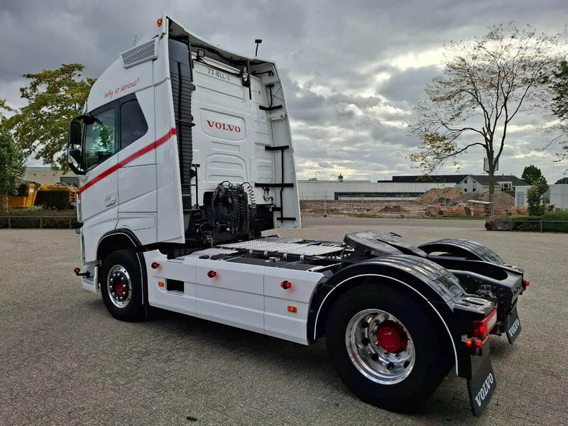 Volvo FH4-460 / CLEAN NL TRUCK / VEB+ / ADR / ACC / LWDS / DAS / DOUBLE TANK / LEATHER / FRIDGE / ALCOA / EURO-6 / 2016 - Nyergesvontató: 3 kép. Volvo FH4-460 / CLEAN NL TRUCK / VEB+ / ADR / ACC / LWDS / DAS / DOUBLE TANK / LEATHER / FRIDGE / ALCOA / EURO-6 / 2016 - Nyergesvontató: 3 kép.