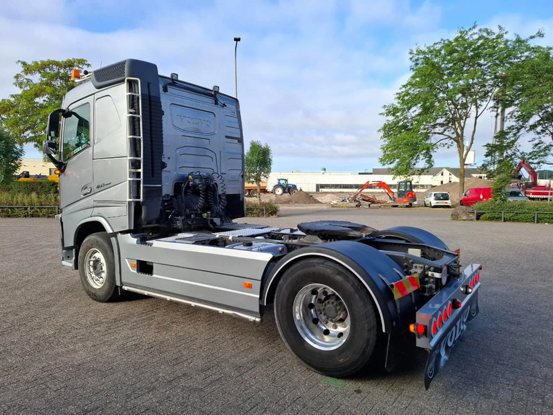 Volvo FH4-460 / HYDRAULICS / VEB+ / TUV:21-08-2025 / FRIDGE / AUTOMATIC / EURO-6 / 2015 - Nyergesvontató: 3 kép. Volvo FH4-460 / HYDRAULICS / VEB+ / TUV:21-08-2025 / FRIDGE / AUTOMATIC / EURO-6 / 2015 - Nyergesvontató: 3 kép.