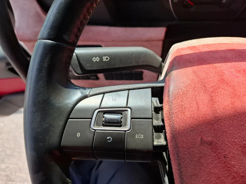 Nyergesvontató Volvo FH4-460 / VEB+ / DOUBLE TANK / FRIDGE / AUTOMATIC / EURO-6 / 2018: 13 kép.