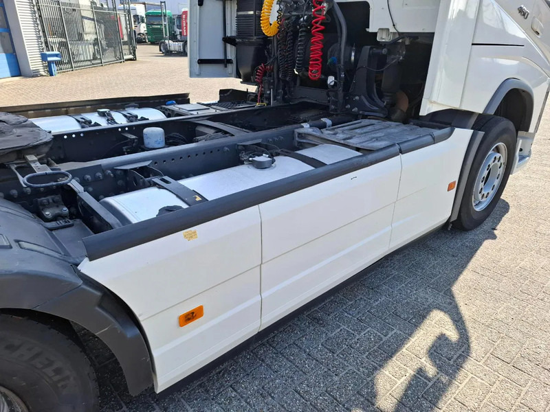 Nyergesvontató Volvo FH4-460 / VEB+ / DOUBLE TANK / FRIDGE / AUTOMATIC / EURO-6 / 2018: 9 kép.