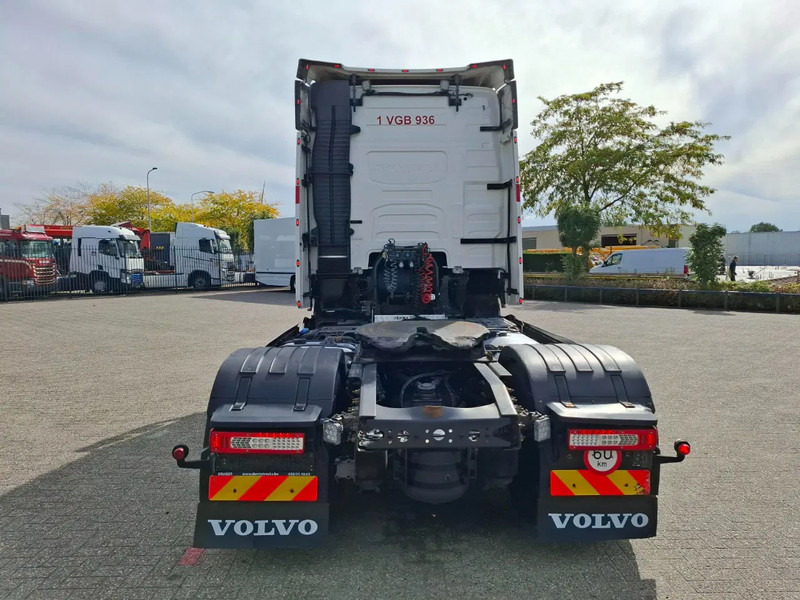 Volvo FH4-460 / VEB+ / HYDRAULICS / TUV:31-10-2025 / GEN2 V2 SMART TACHO / LWDS / SIDESKIRTS / FRIDGE / EURO-6 / 2018 - Nyergesvontató: 4 kép. Volvo FH4-460 / VEB+ / HYDRAULICS / TUV:31-10-2025 / GEN2 V2 SMART TACHO / LWDS / SIDESKIRTS / FRIDGE / EURO-6 / 2018 - Nyergesvontató: 4 kép.