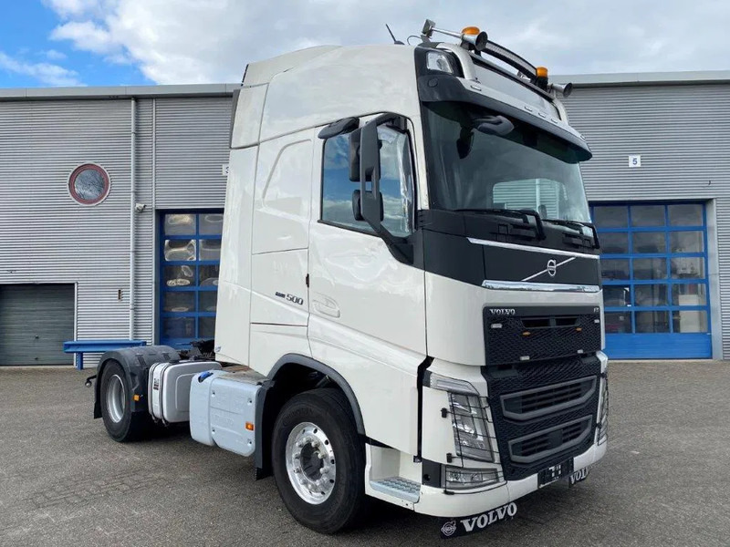 Volvo FH4-500 / VEB+ / HYDRAULICS / LWDS / I-PARCOOL / FRIDGE / AUTOMATIC / EURO-6 / 2018 - Nyergesvontató: 2 kép. Volvo FH4-500 / VEB+ / HYDRAULICS / LWDS / I-PARCOOL / FRIDGE / AUTOMATIC / EURO-6 / 2018 - Nyergesvontató: 2 kép.