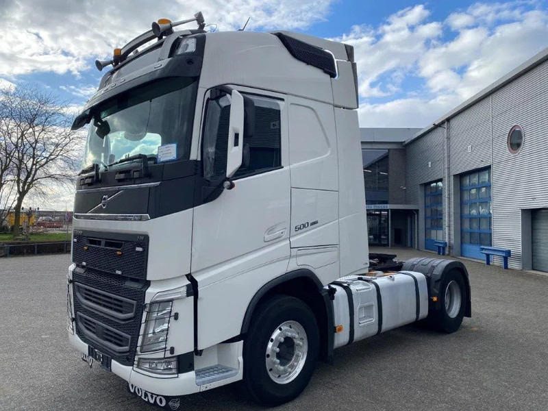 Volvo FH4-500 / VEB+ / HYDRAULICS / LWDS / I-PARCOOL / FRIDGE / AUTOMATIC / EURO-6 / 2018 - Nyergesvontató: 1 kép. Volvo FH4-500 / VEB+ / HYDRAULICS / LWDS / I-PARCOOL / FRIDGE / AUTOMATIC / EURO-6 / 2018 - Nyergesvontató: 1 kép.