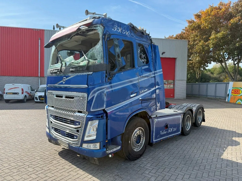 Volvo FH4-540 / ENGINE RUNNING / VEB+ / HYDRAULICS / DYNAMIC STEERING / LWDS / AUTOMATIC / EURO-6 / 2017 - Nyergesvontató: 1 kép. Volvo FH4-540 / ENGINE RUNNING / VEB+ / HYDRAULICS / DYNAMIC STEERING / LWDS / AUTOMATIC / EURO-6 / 2017 - Nyergesvontató: 1 kép.