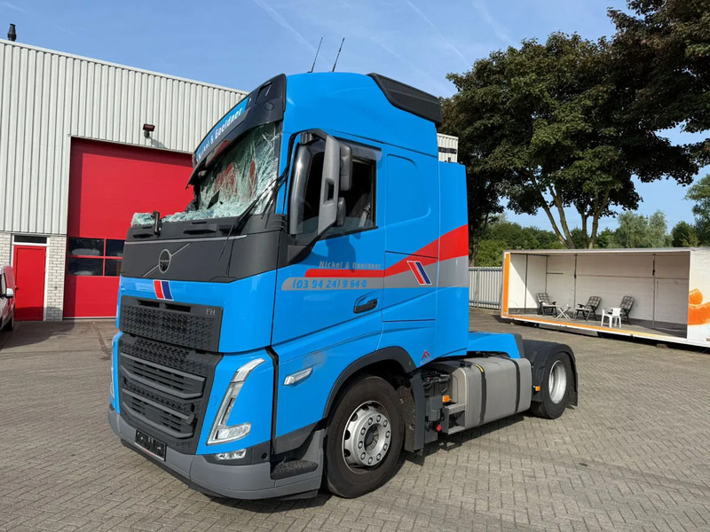 Volvo FH5-420 / ENGINE RUNNING / DOUBLE TANK / I-PARK-COOL / TURBO- COMPOUND / 91104KM / GERMAN TRUCK / EURO-6 / 2024 - Nyergesvontató: 1 kép. Volvo FH5-420 / ENGINE RUNNING / DOUBLE TANK / I-PARK-COOL / TURBO- COMPOUND / 91104KM / GERMAN TRUCK / EURO-6 / 2024 - Nyergesvontató: 1 kép.
