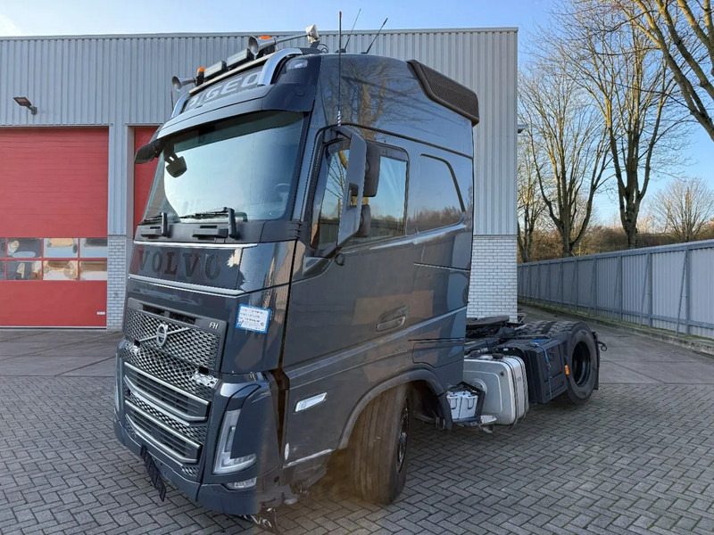 Volvo FH5-460 / VEB+ / HYDRAULICS / I-PARKCOOL / ONLY:188538 KM / FULL-AIR / ACC / LWDS / AUTOMATIC / EURO-6 / 2023 - Nyergesvontató: 1 kép. Volvo FH5-460 / VEB+ / HYDRAULICS / I-PARKCOOL / ONLY:188538 KM / FULL-AIR / ACC / LWDS / AUTOMATIC / EURO-6 / 2023 - Nyergesvontató: 1 kép.