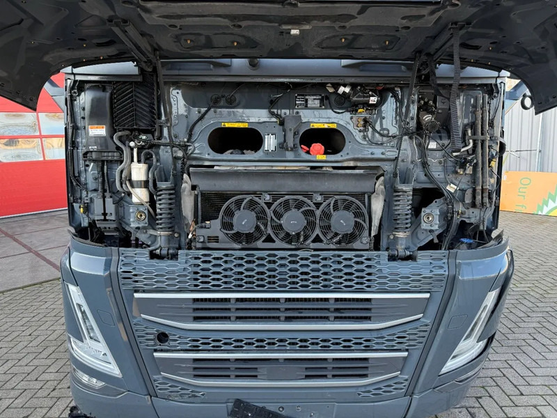 Volvo FH5-460 / VEB+ / HYDRAULICS / I-PARKCOOL / ONLY:188538 KM / FULL-AIR / ACC / LWDS / AUTOMATIC / EURO-6 / 2023 - Nyergesvontató: 5 kép. Volvo FH5-460 / VEB+ / HYDRAULICS / I-PARKCOOL / ONLY:188538 KM / FULL-AIR / ACC / LWDS / AUTOMATIC / EURO-6 / 2023 - Nyergesvontató: 5 kép.