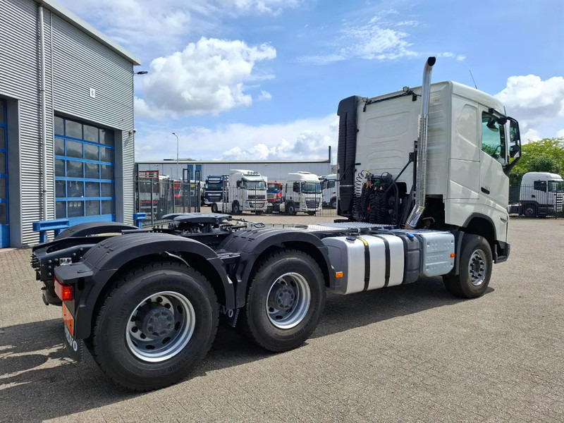 Volvo FH5-500 / 6X4 / RETARDER / HYDRAULICS / ONLY:46190 KM / BIG AXLE / 52 TON / VEB+ / ACC / LWDS / TOP CONDITION / AUTOMATIC / EURO - Nyergesvontató: 4 kép. Volvo FH5-500 / 6X4 / RETARDER / HYDRAULICS / ONLY:46190 KM / BIG AXLE / 52 TON / VEB+ / ACC / LWDS / TOP CONDITION / AUTOMATIC / EURO - Nyergesvontató: 4 kép.