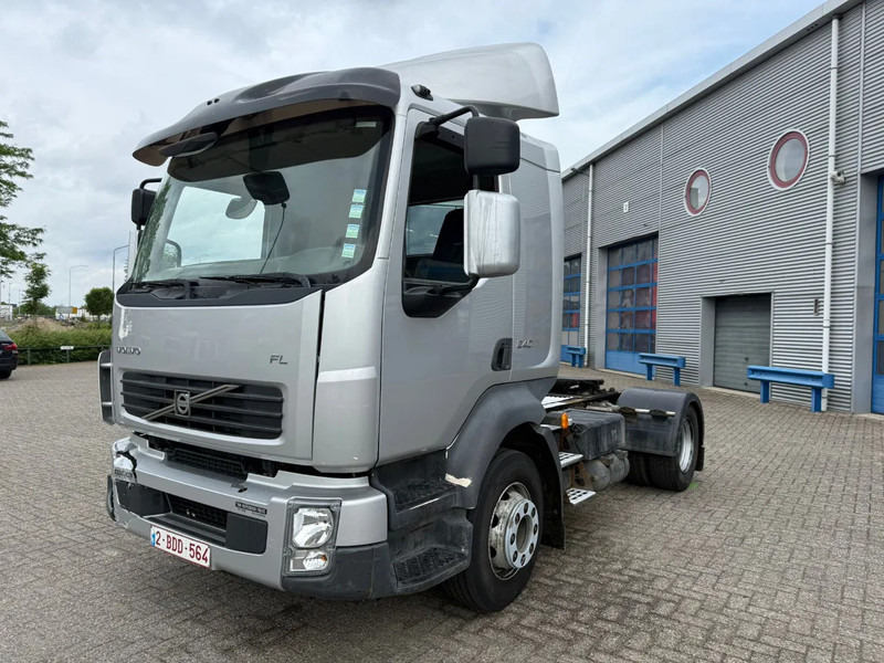Volvo FL7-240 / ONLY:168549 KM / TUV:22-10-2025 / 3SEATS / MANUAL / EURO-5 / 2011 - Nyergesvontató: 1 kép. Volvo FL7-240 / ONLY:168549 KM / TUV:22-10-2025 / 3SEATS / MANUAL / EURO-5 / 2011 - Nyergesvontató: 1 kép.