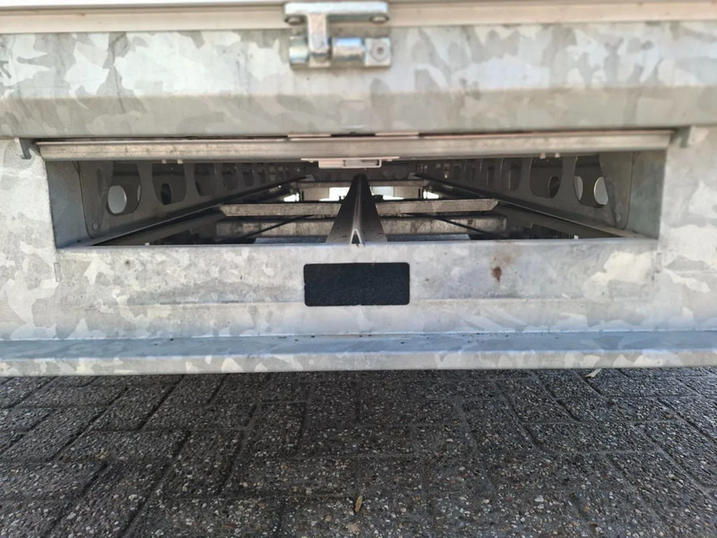 Pótkocsi Proline P302 / PLATEAU AANHANGER / KNOTT AXLES / LOAD CAPACITY:3650KG / TOP CONDITION / 2023: 10 kép.