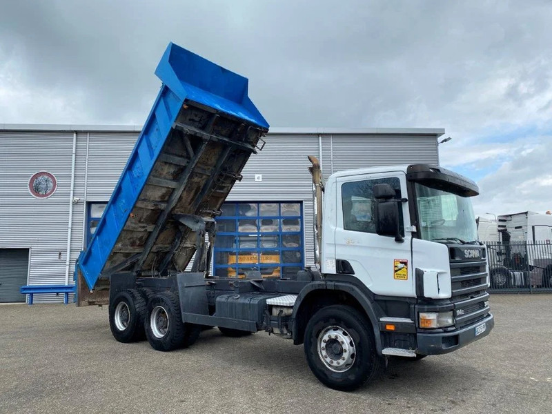 Scania 114-340 / 6X4 / 2 SIDE TIPPER / BIG AXLE / FULL-STEEL / DRUM BRAKES / MANUAL / 1999 - Billenőplatós teherautó: 5 kép. Scania 114-340 / 6X4 / 2 SIDE TIPPER / BIG AXLE / FULL-STEEL / DRUM BRAKES / MANUAL / 1999 - Billenőplatós teherautó: 5 kép.