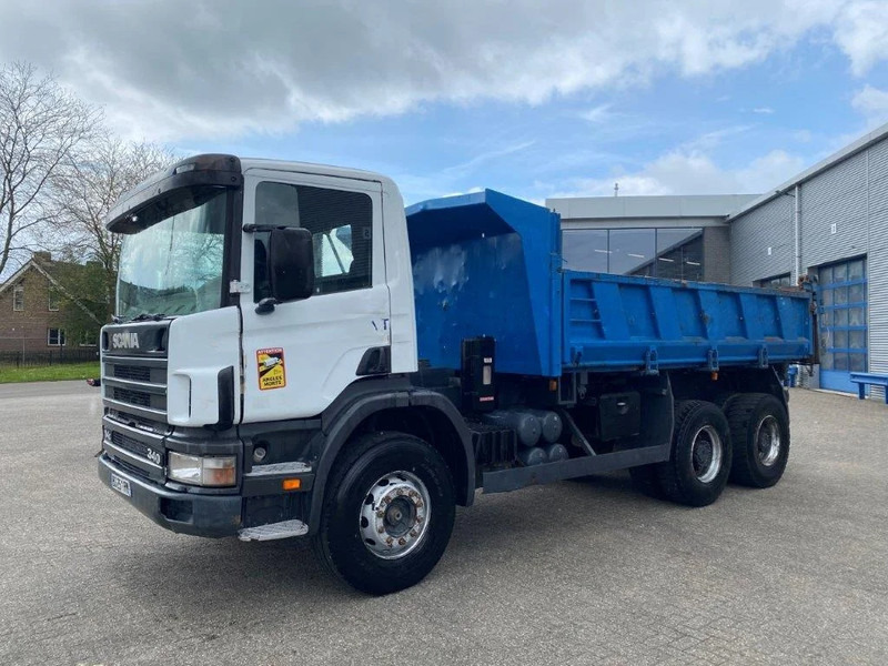 Scania 114-340 / 6X4 / BIG AXLE / FULL-STEEL / TIPPER / TUV:07-02-2025 / MANUAL / 1999 - Billenőplatós teherautó: 1 kép. Scania 114-340 / 6X4 / BIG AXLE / FULL-STEEL / TIPPER / TUV:07-02-2025 / MANUAL / 1999 - Billenőplatós teherautó: 1 kép.