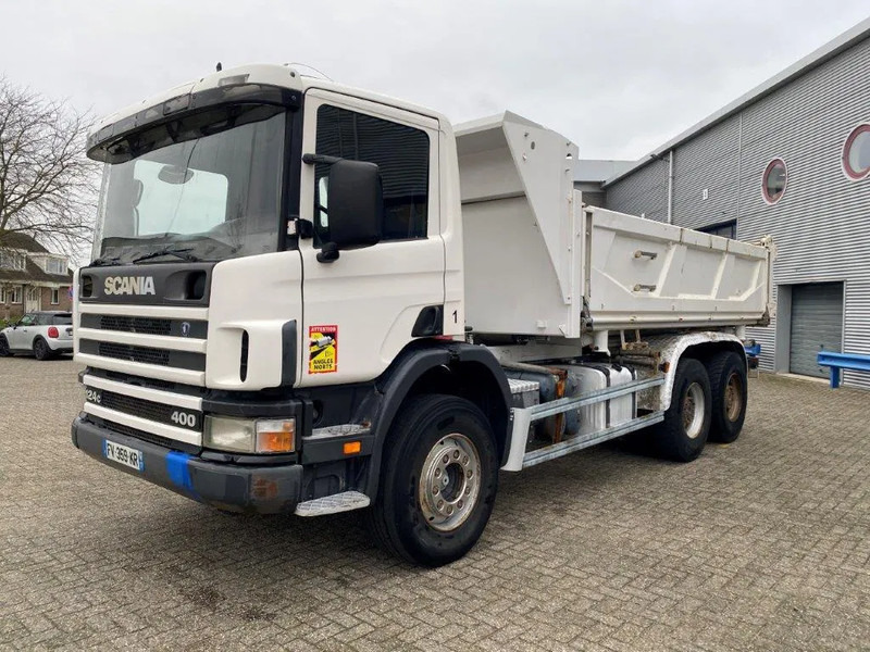 Scania 124-400 / 6X4 / RETARDER / BIG AXLE / FULL STEEL / 2SIDE TIPPER / OLD TACHO / AIRCO / MANUAL / EURO-2 / 2000 - Billenőplatós teherautó: 1 kép. Scania 124-400 / 6X4 / RETARDER / BIG AXLE / FULL STEEL / 2SIDE TIPPER / OLD TACHO / AIRCO / MANUAL / EURO-2 / 2000 - Billenőplatós teherautó: 1 kép.