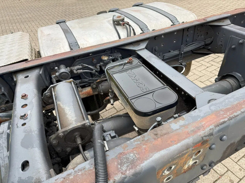 Alvaz teherautó Scania 124-420 / ENGINE RUNNING / RETARDER / BIG AXLE / FULL-STEEL / ONLY: 540918 KM / OLD TACHO / AIRCO / MANUAL / EURO-3 / 2002: 13 kép. Alvaz teherautó Scania 124-420 / ENGINE RUNNING / RETARDER / BIG AXLE / FULL-STEEL / ONLY: 540918 KM / OLD TACHO / AIRCO / MANUAL / EURO-3 / 2002: 13 kép.