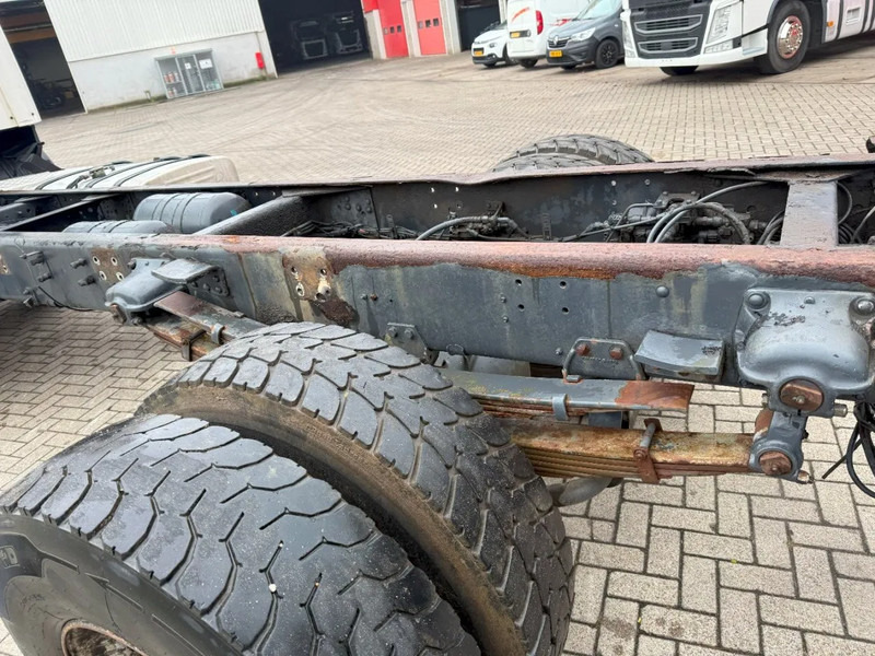 Alvaz teherautó Scania 124-420 / ENGINE RUNNING / RETARDER / BIG AXLE / FULL-STEEL / ONLY: 540918 KM / OLD TACHO / AIRCO / MANUAL / EURO-3 / 2002: 15 kép. Alvaz teherautó Scania 124-420 / ENGINE RUNNING / RETARDER / BIG AXLE / FULL-STEEL / ONLY: 540918 KM / OLD TACHO / AIRCO / MANUAL / EURO-3 / 2002: 15 kép.