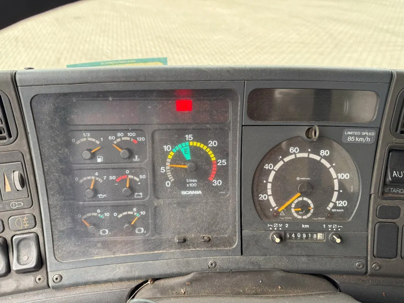 Alvaz teherautó Scania 124-420 / ENGINE RUNNING / RETARDER / BIG AXLE / FULL-STEEL / ONLY: 540918 KM / OLD TACHO / AIRCO / MANUAL / EURO-3 / 2002: 17 kép. Alvaz teherautó Scania 124-420 / ENGINE RUNNING / RETARDER / BIG AXLE / FULL-STEEL / ONLY: 540918 KM / OLD TACHO / AIRCO / MANUAL / EURO-3 / 2002: 17 kép.