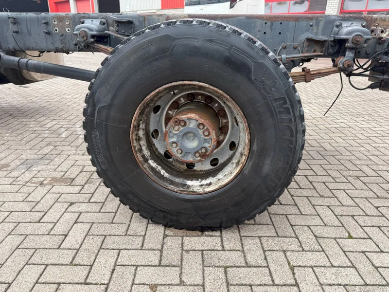 Alvaz teherautó Scania 124-420 / ENGINE RUNNING / RETARDER / BIG AXLE / FULL-STEEL / ONLY: 540918 KM / OLD TACHO / AIRCO / MANUAL / EURO-3 / 2002: 11 kép. Alvaz teherautó Scania 124-420 / ENGINE RUNNING / RETARDER / BIG AXLE / FULL-STEEL / ONLY: 540918 KM / OLD TACHO / AIRCO / MANUAL / EURO-3 / 2002: 11 kép.