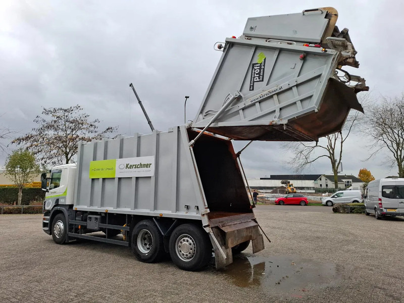 Scania P360 / RETARDER / ONLY:234640 KM / LENKACHSE / AIRCO / WORKING GARBAGE TRUCK / AUTOMATIC / EURO-5 / 2013 - Szemetesautó: 4 kép. Scania P360 / RETARDER / ONLY:234640 KM / LENKACHSE / AIRCO / WORKING GARBAGE TRUCK / AUTOMATIC / EURO-5 / 2013 - Szemetesautó: 4 kép.