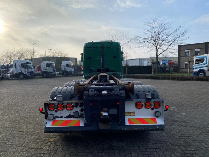 Scania R520 V8 / 8X4 / BIG AXLE / AJK HOOKLIFT 30TON / LIFT+LENKACHSE / NAVI / LEATHER / FULL-AIR / AUTOMATIC / EURO-6 / 2015 - Horgos rakodó teherautó: 4 kép. Scania R520 V8 / 8X4 / BIG AXLE / AJK HOOKLIFT 30TON / LIFT+LENKACHSE / NAVI / LEATHER / FULL-AIR / AUTOMATIC / EURO-6 / 2015 - Horgos rakodó teherautó: 4 kép.