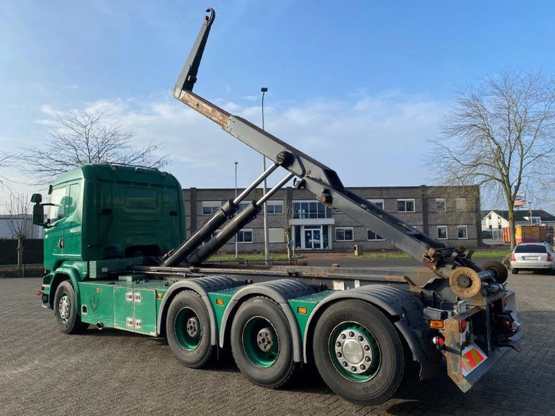 Scania R520 V8 / 8X4 / BIG AXLE / AJK HOOKLIFT 30TON / LIFT+LENKACHSE / NAVI / LEATHER / FULL-AIR / AUTOMATIC / EURO-6 / 2015 - Horgos rakodó teherautó: 3 kép. Scania R520 V8 / 8X4 / BIG AXLE / AJK HOOKLIFT 30TON / LIFT+LENKACHSE / NAVI / LEATHER / FULL-AIR / AUTOMATIC / EURO-6 / 2015 - Horgos rakodó teherautó: 3 kép.