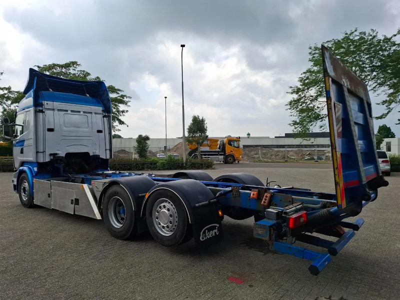 Scania R580 V8 / RETARDER / LIFT+LENKACHSE / FULL-AIR / PLATFORM 2000 KG / LEATHER / AIRCO / AUTOMATIC / EURO-6 / 2014 - Alvaz teherautó: 3 kép. Scania R580 V8 / RETARDER / LIFT+LENKACHSE / FULL-AIR / PLATFORM 2000 KG / LEATHER / AIRCO / AUTOMATIC / EURO-6 / 2014 - Alvaz teherautó: 3 kép.